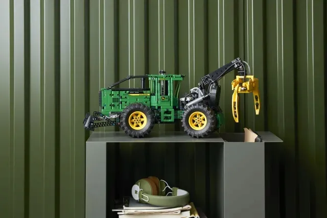 42157-lego-technic-traktor-john-deere-948-wiek-dziecka-11-lat
