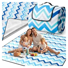 koc-piknikowy-plazowy-z-izolacja-mata-turystyczna-wodoodporny-200x200cm