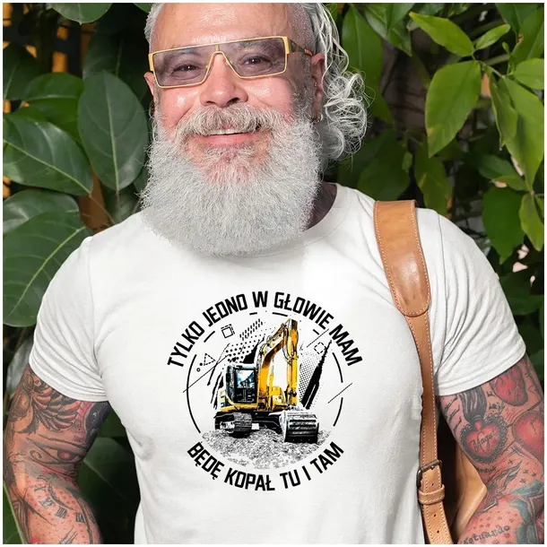 operator-koparki-bede-kopal-tu-i-tam-m-wzor-dominujacy-print-nadruk