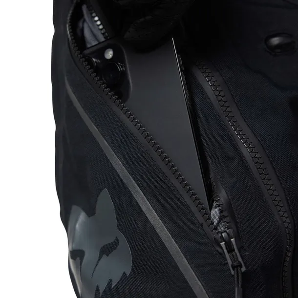 spodnie-fox-defend-gore-tex-adv-black-38-model-defend-gore-pnt