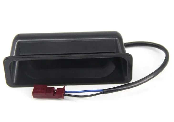 przycisk-klapy-bagaznika-bmw-5-e39-5-e60-e61