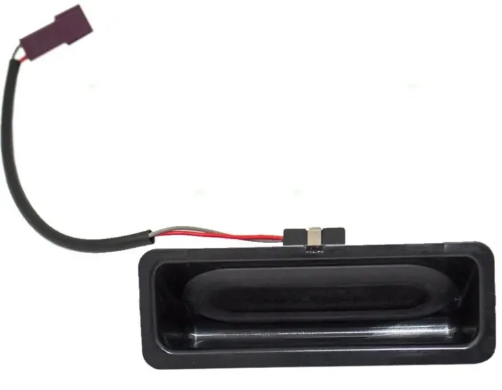 przycisk-klapy-bagaznika-bmw-5-e39-5-e60-e61-producent-czesci-inny