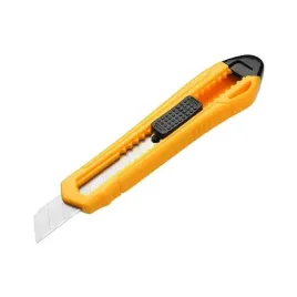 noz-nozyk-do-tapet-plastikowy-z-ostrzem-lamanym-tapeciak-18mm