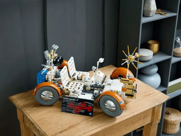 lego-technic-42182-nasa-apollo-pojazd-lrv-minimalny-wiek-dziecka-18