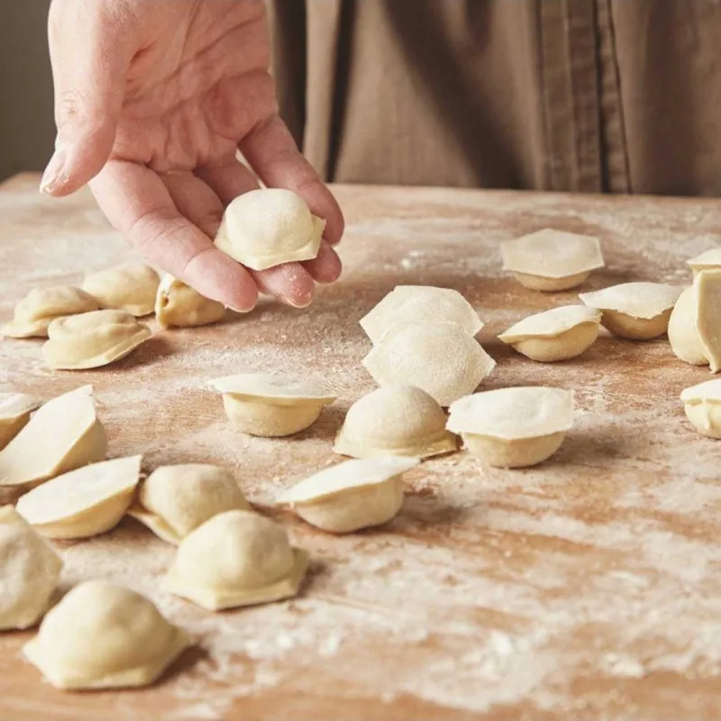 forma-wykrawacz-do-pierogow-uszek-kinghoff-kh-1609
