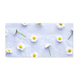 mata-ochronna-na-biurko-biale-stokrotki-120x60-cm