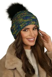 zimowa-czapka-z-eco-pomponem-w-odcieniu-zielonym-kamea-pavone