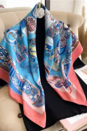 apaszka-90x90-blekitno-koralowa-z-artystycznym-nadrukiem-swiezosc-i-szyk