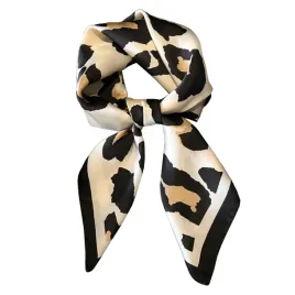 apaszka-satynowa-w-panterke-70x70-stylowy-akcent-z-pazurem