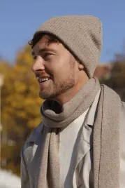 czapka-prazkowana-z-mankietem-patrick-merino-jedwab-bez