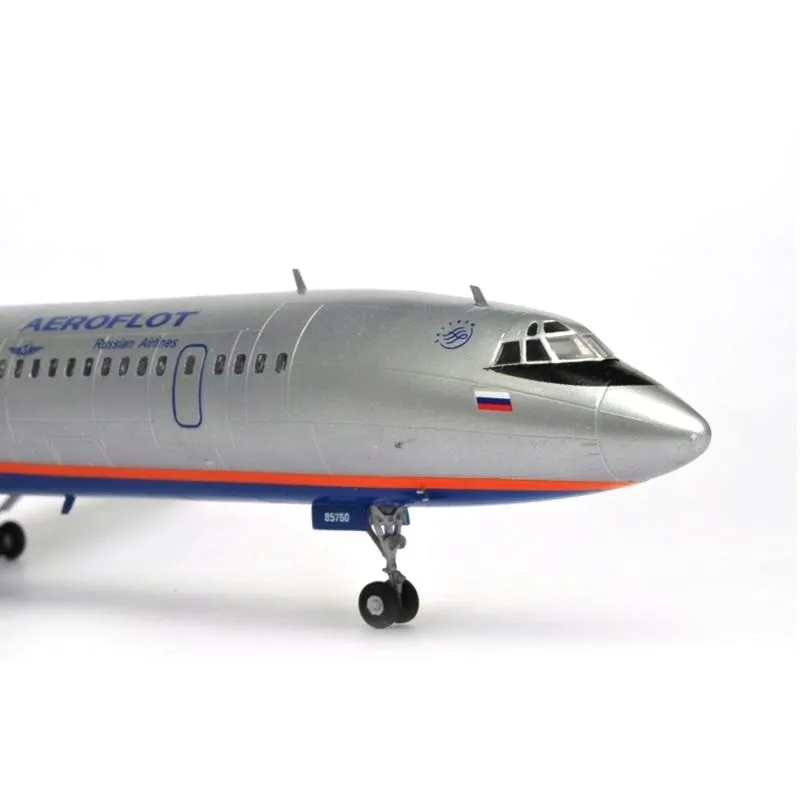 1-144-russian-airliner-tu-154m