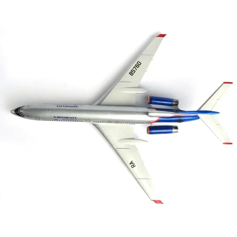 1-144-russian-airliner-tu-154m
