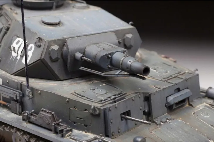 1-35-niemiecki-czolg-panzer-iv-ausf-e-stan-opakowania-oryginalne