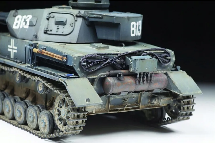 1-35-niemiecki-czolg-panzer-iv-ausf-e-marka-zvezda