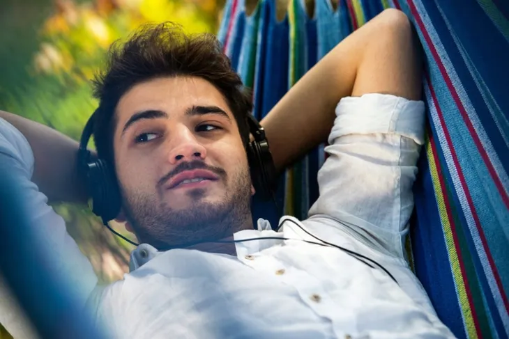 amazonas-hamak-tahiti-ocean-model-az-1013114