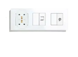 gniazdko-elektryczne-szklane-potrojne-tv-internet