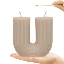 dekoracyjna-swieca-zapachowa-w-ksztalcie-litery-u-100g-handmade-lunari