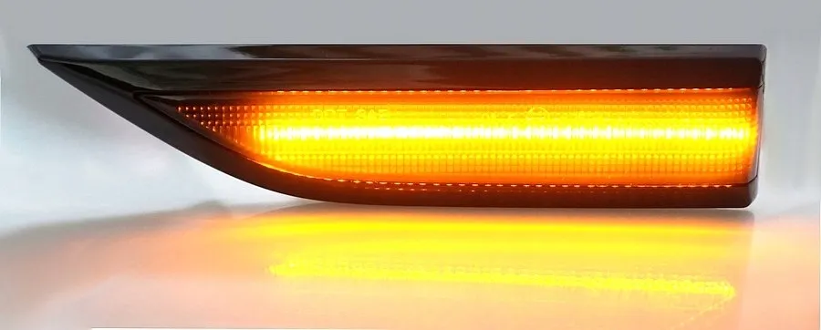 vw-caddy-2015-kierunki-w-blotnik-dynamiczne-led