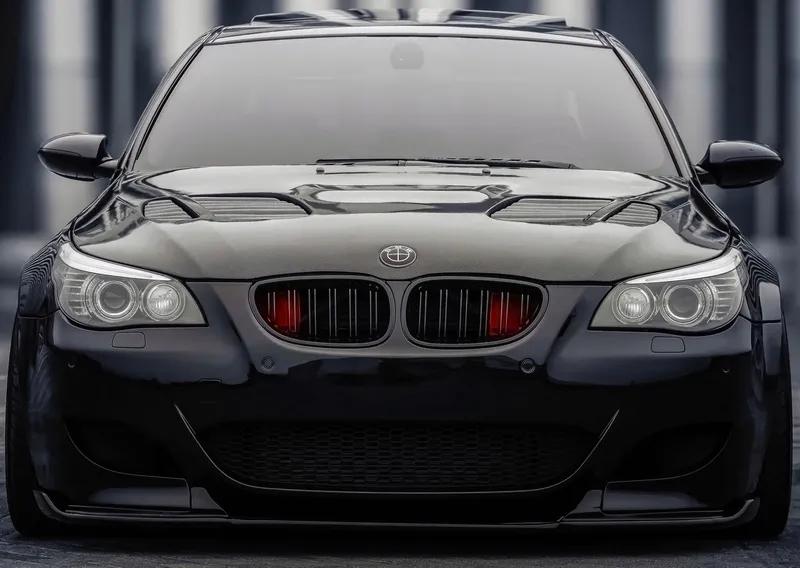 grill-nerki-kratki-m-bmw-5-e60-e61-czarny-polysk-stan-nowy