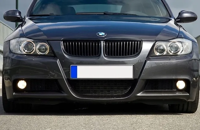 grill-nerki-bmw-e90-e91-04-08-czarny-polysk