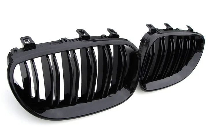 grill-nerki-kratki-m5-bmw-5-e60-e61-czarny-polysk-strona-zabudowy-przod