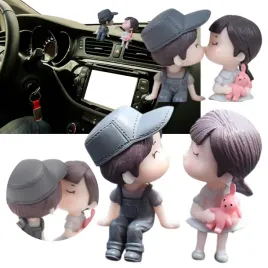 dekoracja-deska-rozdzielcza-samochod-figurki-prezent-walentynki-szare