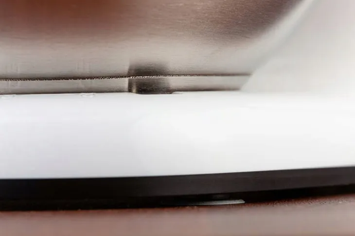 robot-planetarny-eldom-wrk1200-chefs-eldom-2882-5908277386207-bezpieczenstwo-nozki-antyposlizgowe