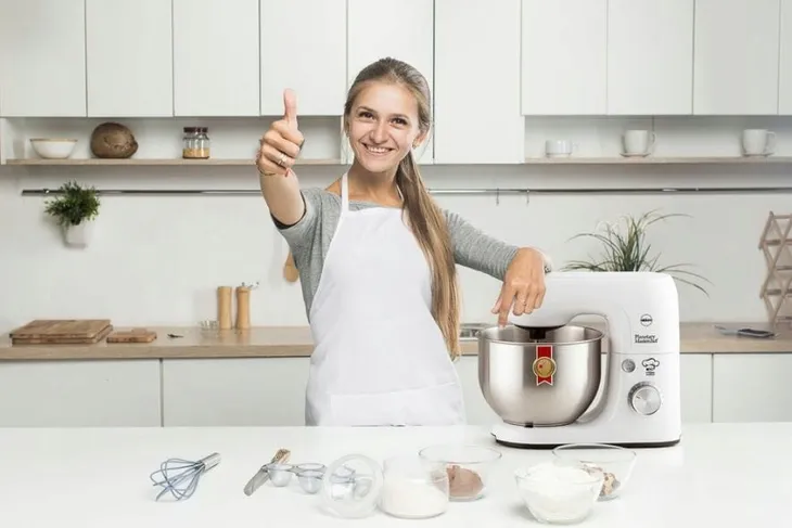 robot-planetarny-eldom-wrk1200-chefs-eldom-2882-5908277386207-szerokosc-produktu-22-5-cm