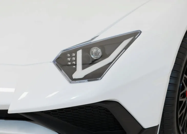 auto-lamborghini-aventador-sv-bialy-na-akumulator-dla-dzieci-gratisy-liczba-miejsc-2