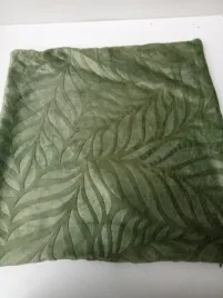 pszewka-na-poduszke-wzor-kwiaty-zielona