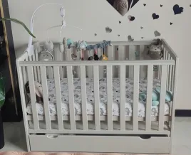 kaszmirowe-lozeczko-bambi-2w1-120x60-z-szuflada-barierka-i-opcja-tapczanika