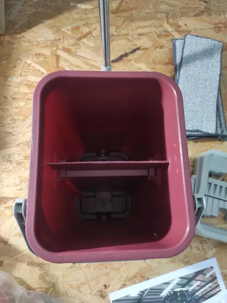 wiadro-i-mop-plaski-wischnmo-stan-powystawowy-cechy-dodatkowe-teleskopowy-kij