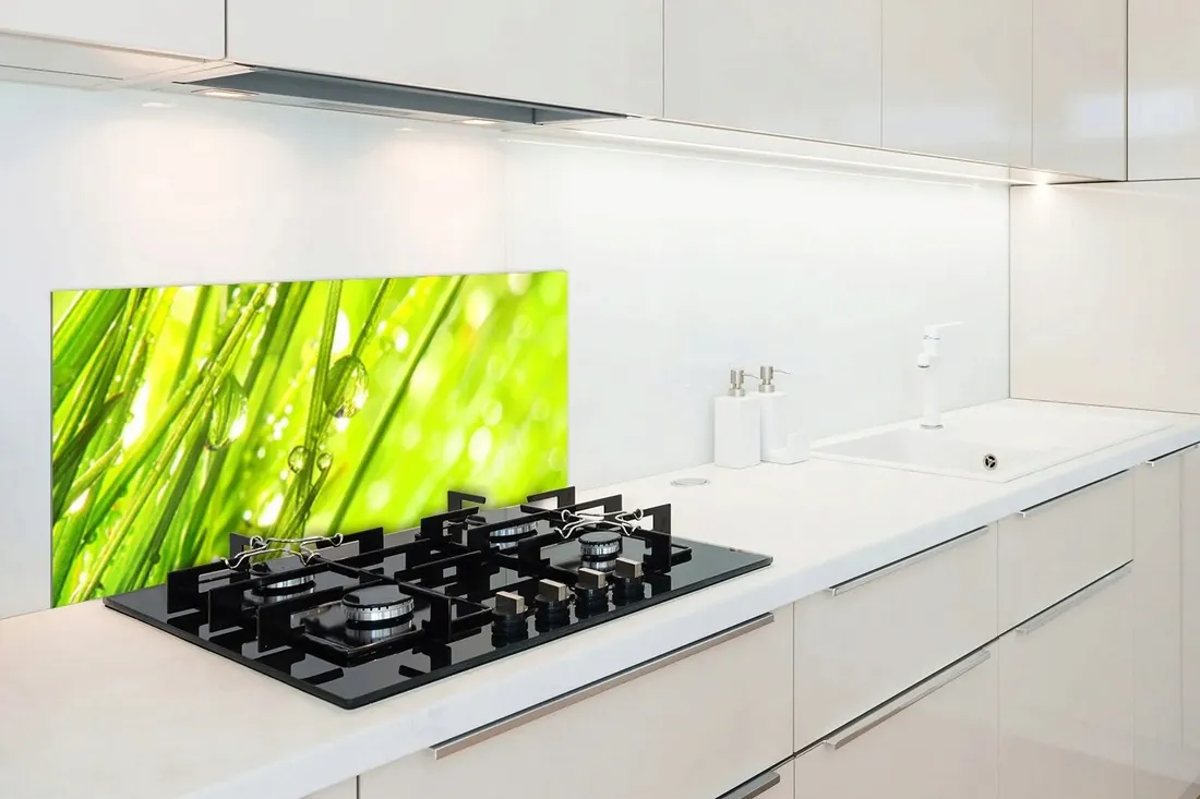 lacobel-panel-szklany-scienny-krople-trawa-120x60