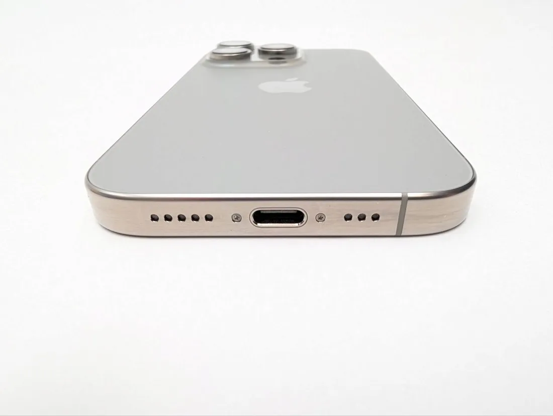 apple-iphone-16-pro-128gb-tytan-naturalny-model-telefonu-iphone-16-pro