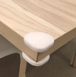 baby-dan-oslony-naroznikow-biale