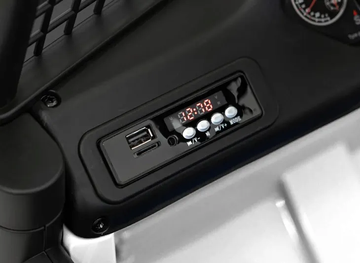 auto-off-road-4x4-sport-bialy-na-akumulator-dla-dzieci-gratisy-czas-ladowania-10-h