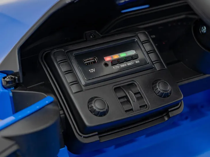 auto-bmw-m4-niebieski-na-akumulator-dla-dzieci-gratisy-pojemnosc-akumulatora-7-ah