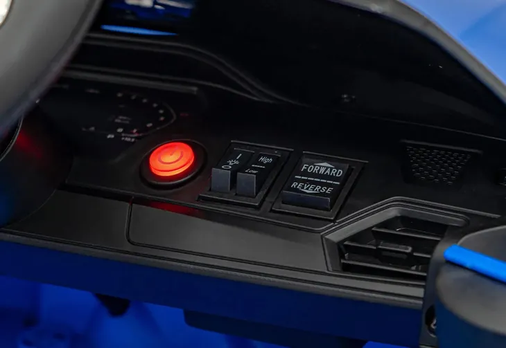 auto-bmw-m4-niebieski-na-akumulator-dla-dzieci-gratisy-czas-ladowania-10-h