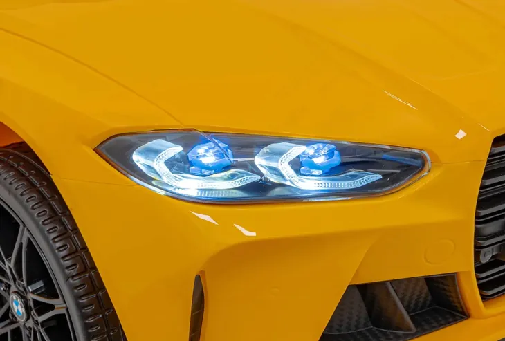 auto-bmw-m4-zolty-na-akumulator-dla-dzieci-gratisy-liczba-drzwi-2