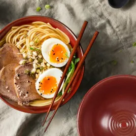 miski-ramen-ceramiczne-2x1200ml-z-paleczkami-agat