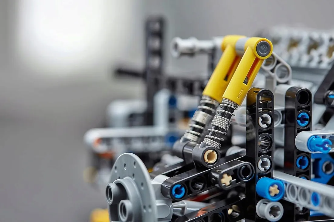 lego-technic-42083-bugatti-chiron