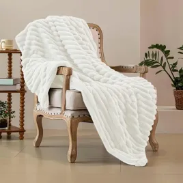 pluszowy-koc-polarowy-narzuta-na-lozko-130-x-160-cm-bialy