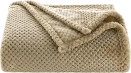 koc-flanelowy-z-granulowanym-wzorem-trwaly-cieply-125-x-150-cm-khaki