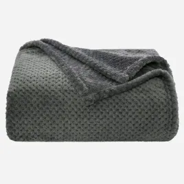 narzuta-flanelowa-z-granulowanym-wzorem-miekka-150-x-200-cm-ciemnoszary