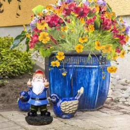 figurka-krasnala-ogrodowego-14cm-niebieska-z-zywicy