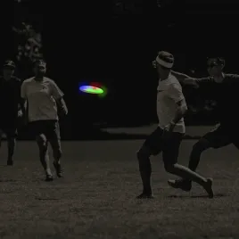 frisbee-led-swiecace-latajace-do-zabawy-outdoor