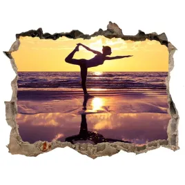 fototapeta-dziura-na-sciane-joga-na-plazy-168x113
