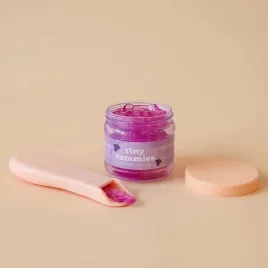 tiny-harlow-zestaw-tiny-tummies-magiczny-sloiczek-i-lyzeczka-winogrono