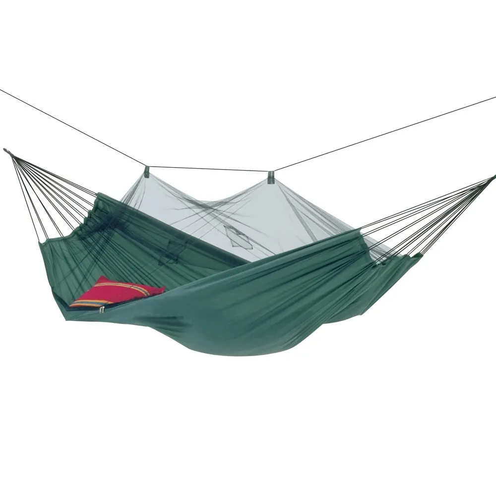 amazonas-hamak-moskito-traveller