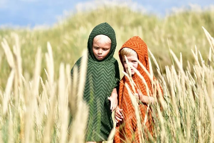 filibabba-poncho-zigzag-rust-dlugosc-40-cm-szerokosc-produktu-40-cm